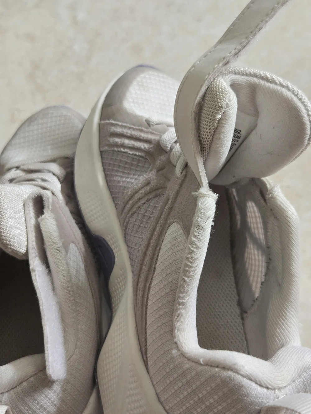Nike metro tek Kids off white Sneakers with Lavender Swoosh Size 11c Toddler